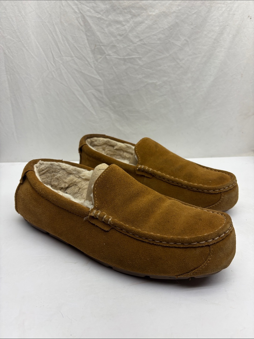 Koolaburra by Ugg slip on slippers for men’s SZ 13, box 56